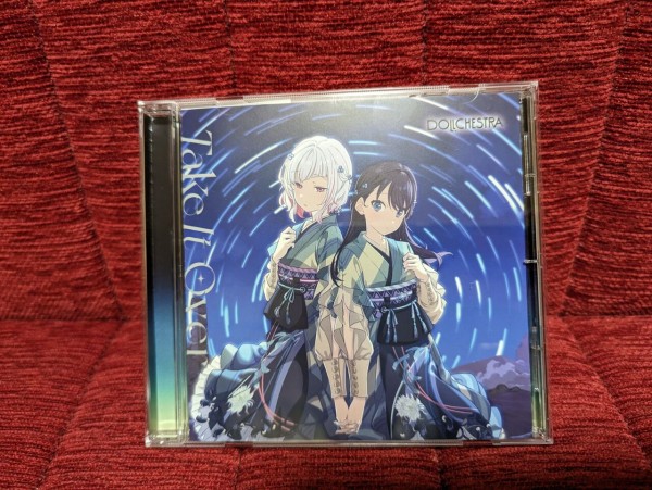 DOLLCHESTRA 3rdSG「Take It Over」発売。”繋がれた手”と楽曲のリンク