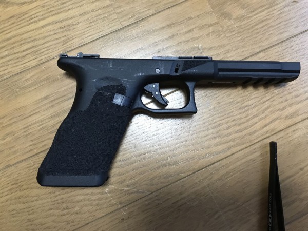 カスタムレビュー】東京マルイ GLOCK18C カービンカスタム : Bravo1は自重で落下します