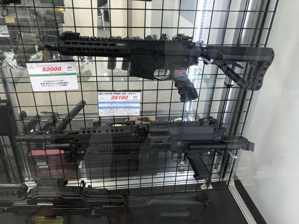 エアガンレビュー S T M249 Para スポーツライン Bravo1は自重で落下します