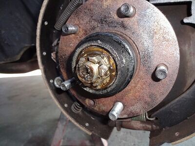 Impalaのハブベアリング交換 Lowriderfactory Classic Car Repair Shop ﾛｰﾗｲﾀﾞｰﾌｧｸﾄﾘｰﾌﾞﾛｸﾞ