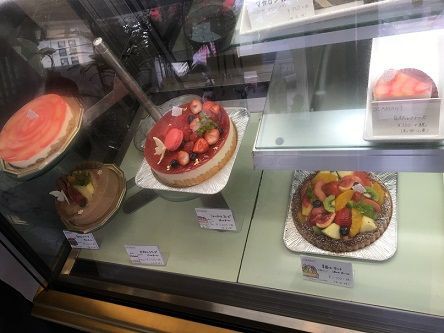 ケーキ屋さんのあとにケーキ屋さんオープン パティスリー ディアモンテ あっちこっち ここdeランチ