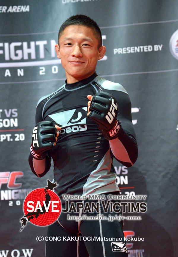 SJV 堀口恭司 直筆サイン入 UFC FIGHT NIGHT JAPAN 2014 選手ボード : LUTADOR FIGHT INFORMATION