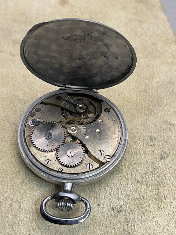 入手不可能！1860ミュンヘン 目覚まし時計 設定時刻にチャントが流れる 入手不可能！1860ミュンヘン 目覚まし時計 設定時刻にチャントが