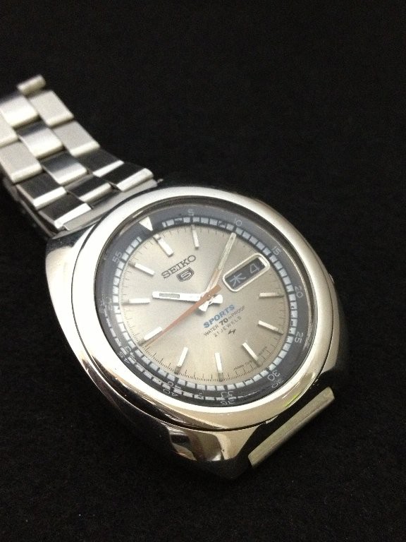 □ SEIKO 5 SPORTS 7019-6020 21jewels 1970年 （昭和45年） : 僕と猫