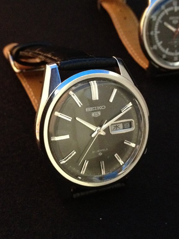 □ SEIKO 5 21jewels Black dial 6119-8020 1967年 : 僕と猫と時計と 