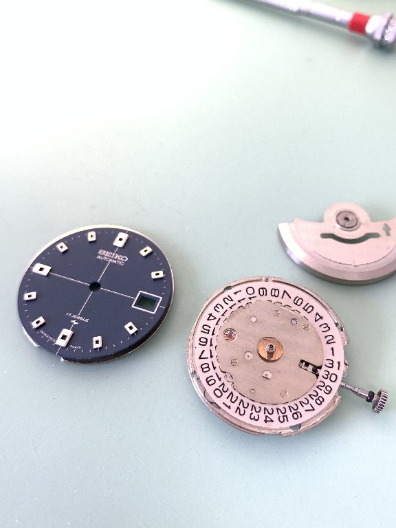 □ SEIKO AUTOMATIC 7005 - 7001 17Jewels（1973年）昭和48年