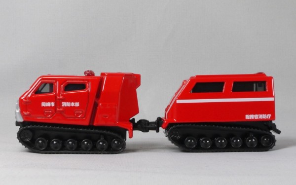 ロングトミカ121 全地形対応車レッドサラマンダー／エクストリ−厶V 消防車 10009779_2.jpg