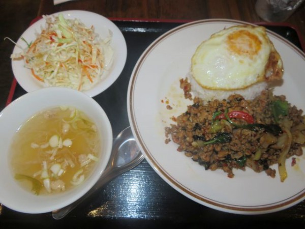 池袋西口 マルイ先 にタイ料理新店 ムートーン オープン ランチ ガパオライス 実食 毎日カレー と タイ料理 By エスニカン