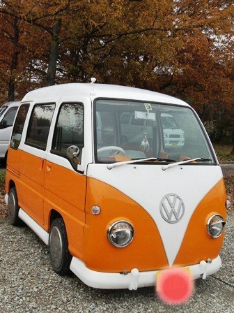 スバル　サンバー　ワゲンバス風軽自動車 赤/白 スバル サンバー ワゲンバス風軽自動車 赤/白 ワーゲン・バス