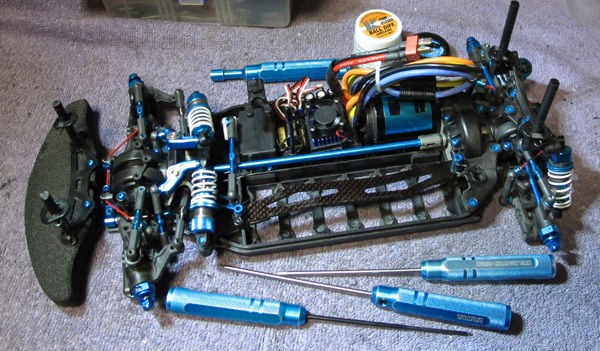 レース前の、TB-03フルメンテ : MachineのRC道
