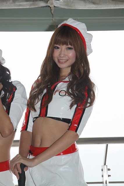 SUPER GT 2011 佐崎愛里さん、高橋としみさん : 不定期更新