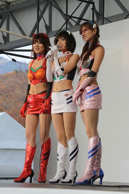 【写真集】エヴァンゲリオン レーシング RQ：戦闘と日常 DVD付 水谷望愛 写真集】エヴァンゲリオン レーシング RQ：戦闘と日常 DVD付