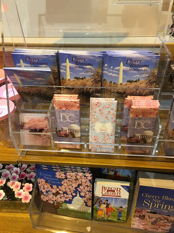 スミソニアン自然史博物館で桜パンダ…売ってましたの＠ワシントン : 窓