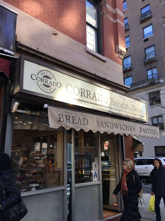 小さなケーキ屋さんcorrado アッパーイースト 窓 New York 再び