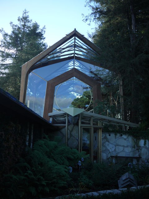 フランク ロイド ライトの息子さんデザイン ガラスの教会 サンペドロの韓国の鐘 まぐやまのロサンゼルス生活日記