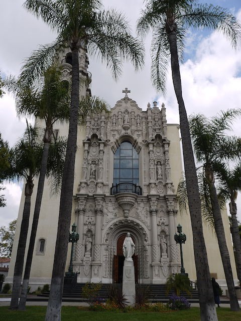 ロサンゼルス ダウンタウン近くのセント ヴィンセント教会 映画 コンスタンティン ロケ地 まぐやまのロサンゼルス生活日記