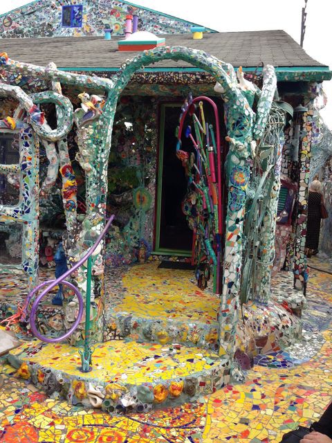 ベニスにあるカラフルなモザイクタイルハウス : まぐやまの