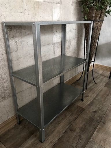 屋外もOK！IKEAの多機能スチールラック ヒュッリスが超お買い得