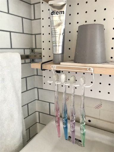 セリアの歯ブラシホルダーに変えて見た目スッキリ掃除も楽チン Maikostyle Powered By ライブドアブログ