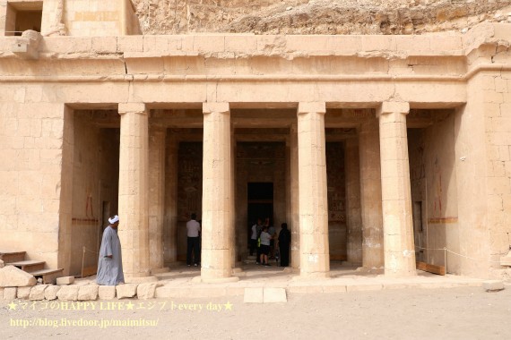 ハトシェプスト女王葬祭殿 アヌビス神の礼拝所 マイコのhappy Life エジプトevery Day