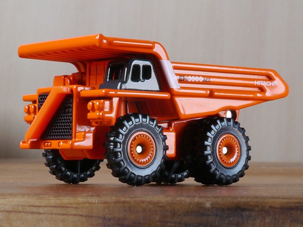 ズッシリ重い！トミカのダンプカー : ミニカーのレビューブログ2