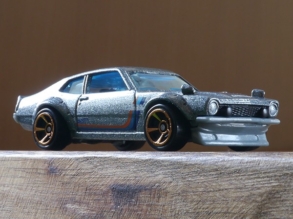 ホットウィール カスタム・フォード・マーベリック : ミニカーの