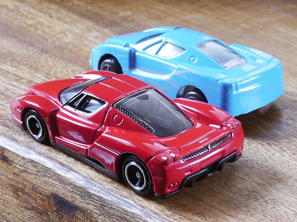 フェラーリ　ミニカー Amazon.co.jp: タカラトミー トミカ No.11 エンツォ フェラーリ