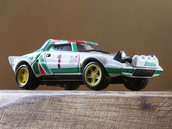 トミカプレミアム ランチア・ストラトス HF ラリー : ミニカーの トミカプレミアム ランチア・ストラトス HF ラリー : ミニカーの