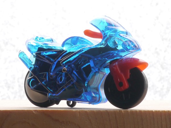 サプライズトイズエッグ トミカより小さい精密感満点のオートバイミニカー ミニカーのレビューブログ2