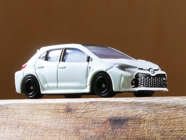 あっちゃん　GRカローラミニカー トミカ No.52 トヨタ GRカローラ : ミニカーのレビューブログ2
