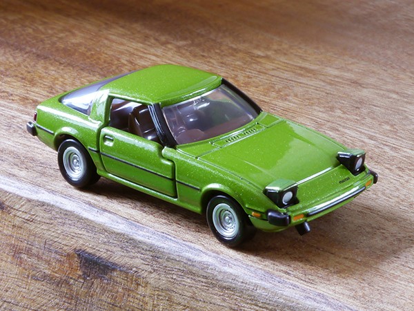 トミカプレミアム 29 マツダ サバンナ RX-7 (SA22C) : ミニカー