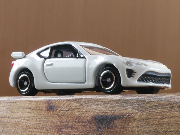 トミカ トヨタ86 ミニカー Amazon | トミカ No.86 トヨタ 86 (箱) | ミニカー・ダイ