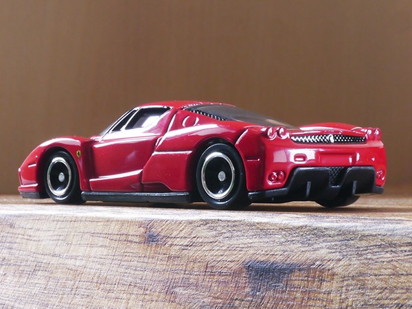 トミカ No.11 エンツォ フェラーリ : ミニカーのレビューブログ2