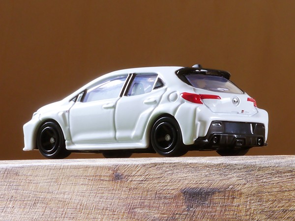 あっちゃん　GRカローラミニカー Amazon | TOYOTA GRカローラ ミニカー カラーサンプル 1/30