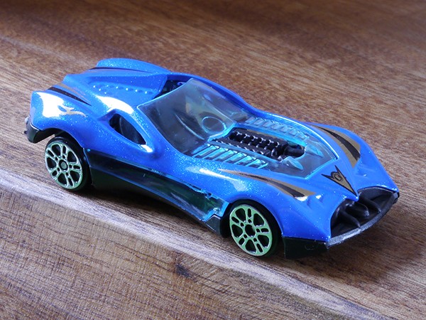 ダイソー ダイキャストカー スポーツカーB 青いオープンカー