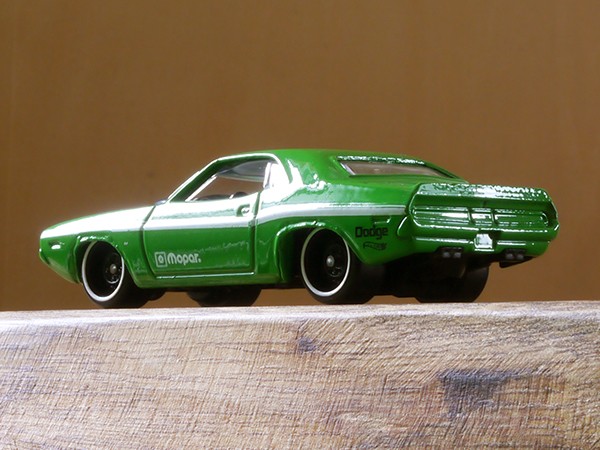 ホットウィール '70 ダッジ ヘミ チャレンジャー : ミニカーのレビュー