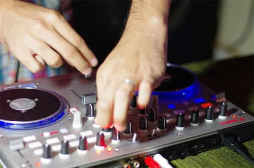 話題 幼稚園でのdjプレイ動画からの考察 Mamapicks 子育て 育児 教育ニュース コラムサイト