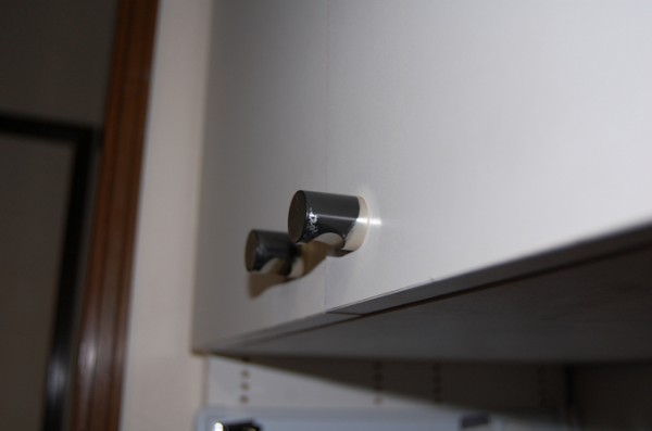 セリアの 引き出し用つまみ で簡単取っ手交換 まめ S Home Powered By ライブドアブログ