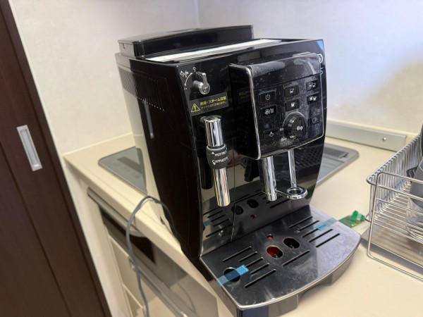 DeLonghi エスプレッソマシン メーカー修理完了再生品　黒 デロンギマグニフィカエスプレッソメンテ修理します。 デロンギ