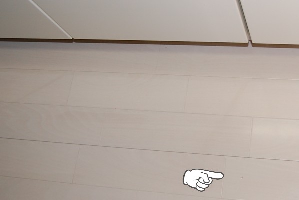 ショック 壁に穴が 壁の穴埋めついでに床の補修 まめ S Home Powered By ライブドアブログ