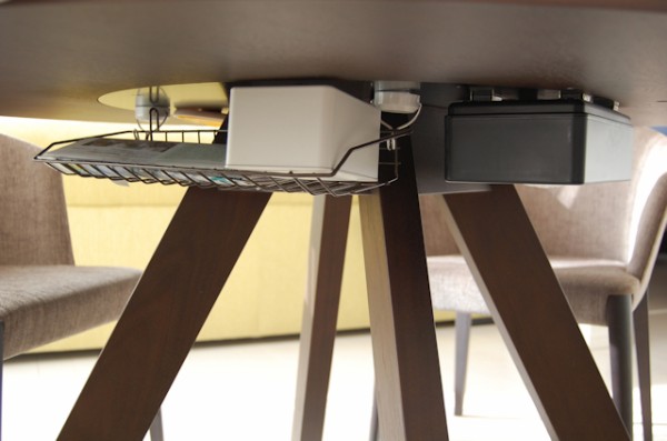 ダイソーのワイヤーバスケットで次はテーブル下に薬置き棚を追加 まめ S Home Powered By ライブドアブログ