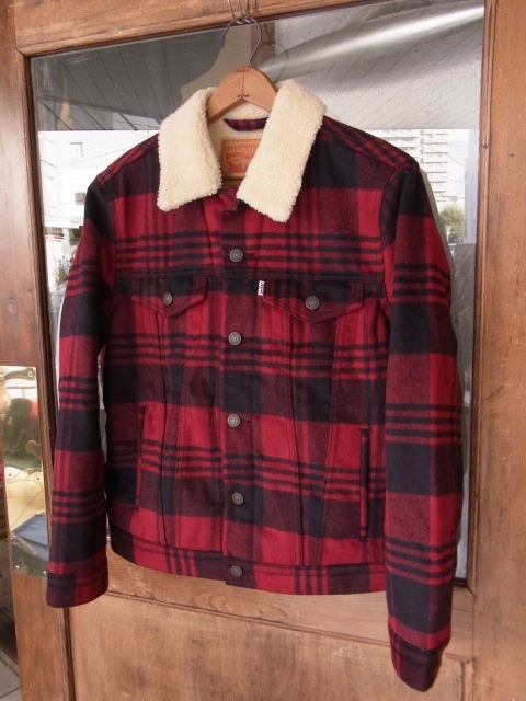 levis plaid sherpa