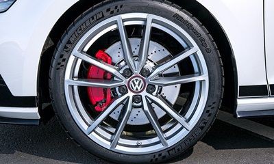 VW GOLF7 GTI clubsports　純正フロントブレーキ一式 スタッフ日誌】VW Golf7 Clubsport S Front Brake Rotors Set 新発売
