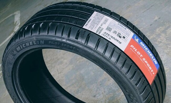 MICHELIN PILOT SPORT 5に交換作業を行わせて頂きました！ : maniacs Blog