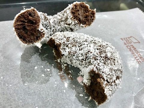 ココナツチョコレート(ミスタードーナツ)のレビュー！甘すぎず苦すぎず