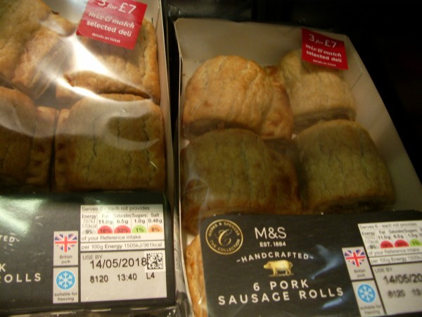 高級ｽｰﾊﾟｰM&S(ﾏｰｸｽ&ｽﾍﾟﾝｻｰ)に見る英国の食物(ﾋﾞｸﾄﾘｱ駅近くｼｮｯﾋﾟﾝｸﾞﾓｰﾙCardinal Place店) :  ﾛﾝﾄﾞﾝ(穴場)ﾀﾀﾞｶﾞｲﾄﾞ写真編 London photo guide blog