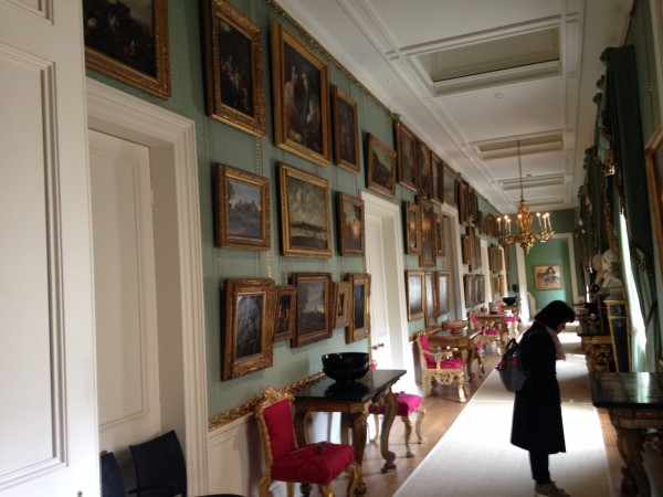 ﾛﾝﾄﾞﾝから日帰り ﾁｬｯﾂﾜｰｽﾊｳｽ Chatsworth House 館内写真 絵画 ﾀﾞｲﾆﾝｸﾞﾙｰﾑ 寝室 図書館 ﾛﾝﾄﾞﾝ 穴場 ﾀﾀﾞｶﾞｲﾄﾞ写真編 London Photo Guide Blog Nemi