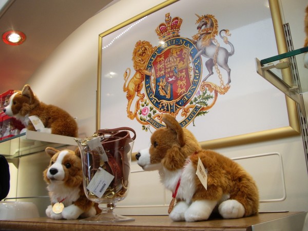 ﾊﾞｯｷﾝｶﾞﾑﾊﾟﾚｽｼｮｯﾌﾟ(Buckingham Palace Shop) : ﾛﾝﾄﾞﾝ(穴場)ﾀﾀﾞｶﾞｲﾄﾞ写真編 London  photo guide blog