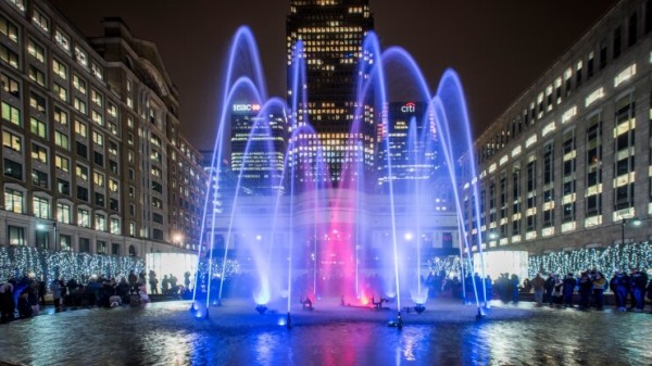 無料 ｶﾅﾘｰﾜｰﾌ冬ｲﾙﾐﾌｪｽﾃｨﾊﾞﾙ Canary Wharf Light Festival 1 16 1 25 Free ﾛﾝﾄﾞﾝ 穴場 ﾀﾀﾞｶﾞｲﾄﾞ写真編 London Photo Guide Blog Nemi