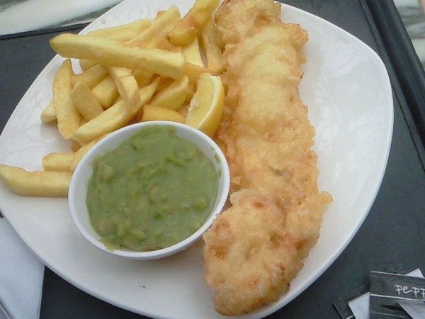 ｳｴｽﾄﾌｨｰﾙﾄﾞ Wesfield ﾛﾝﾄﾞﾝ ｼｮｯﾋﾟﾝｸﾞｾﾝﾀｰ7 ﾌｰﾄﾞｺｰﾄでﾌｨｯｼｭ ﾁｯﾌﾟｽ ﾛﾝﾄﾞﾝ 穴場 ﾀﾀﾞｶﾞｲﾄﾞ写真編 London Photo Guide Blog Nemi